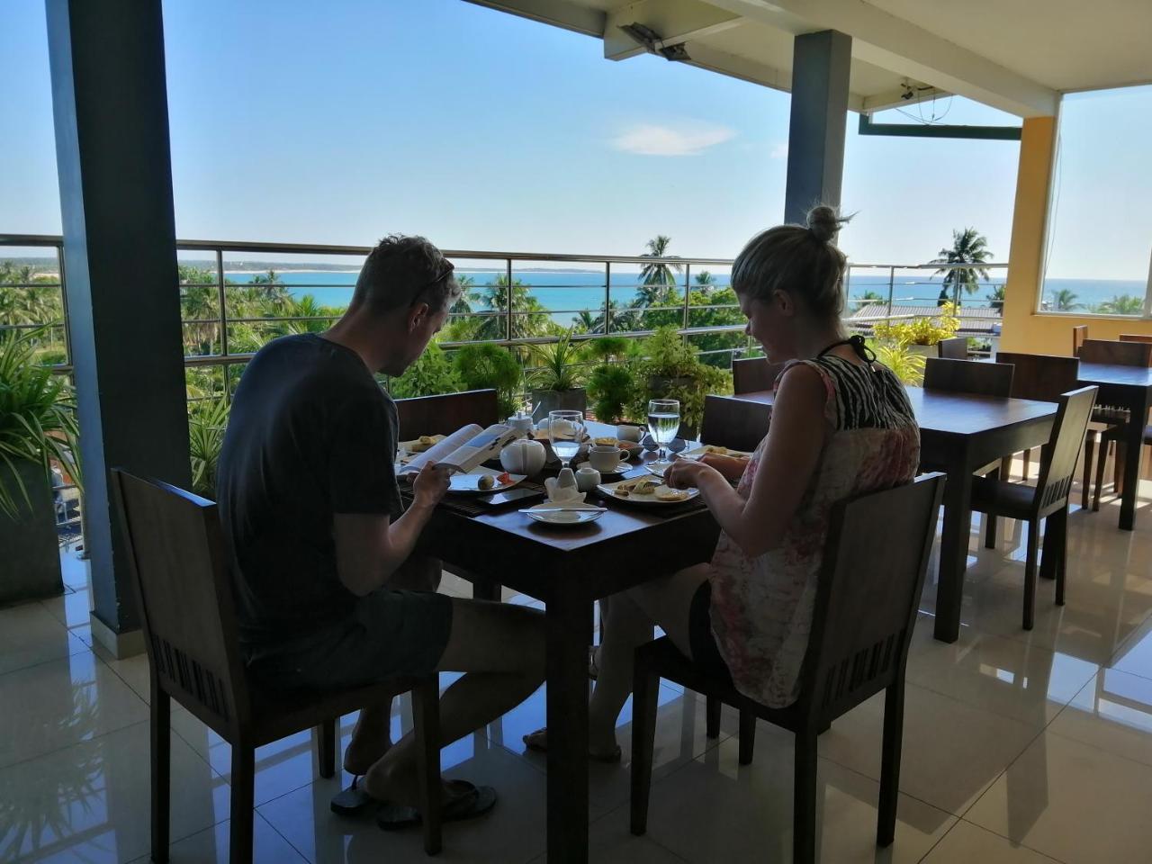 Mars Hotel Tangalle Exteriör bild